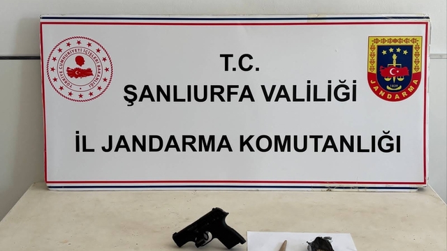 Şüpheli şahısların üzerindn uyuşturucu ve silah çıktı