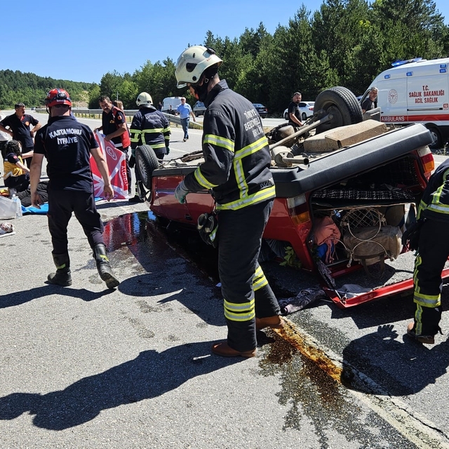 Kastamonu'da Tofaş marka otomobil takla attı: 3 yaralı