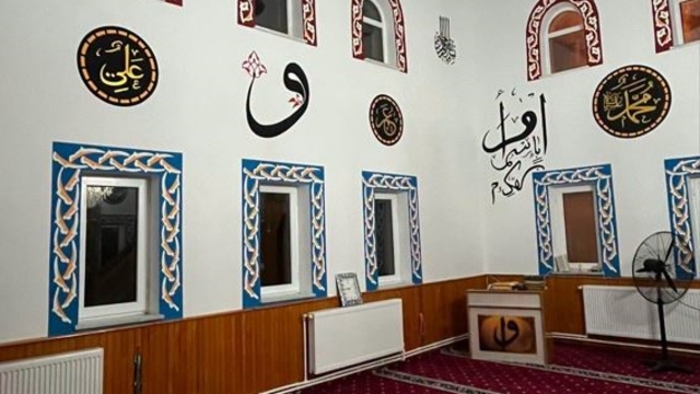 İmamın sanat sevgisi camiye yansıdı