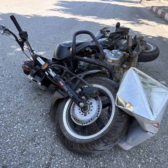 Kastamonu'da motosiklet yola düşen tenekeye çarptı: 1 yaralı
