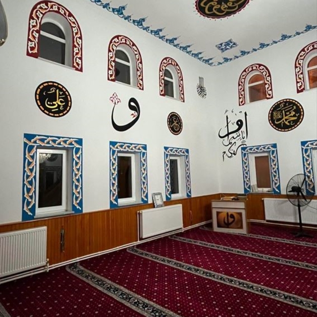 İmamın sanat sevgisi camiye yansıdı