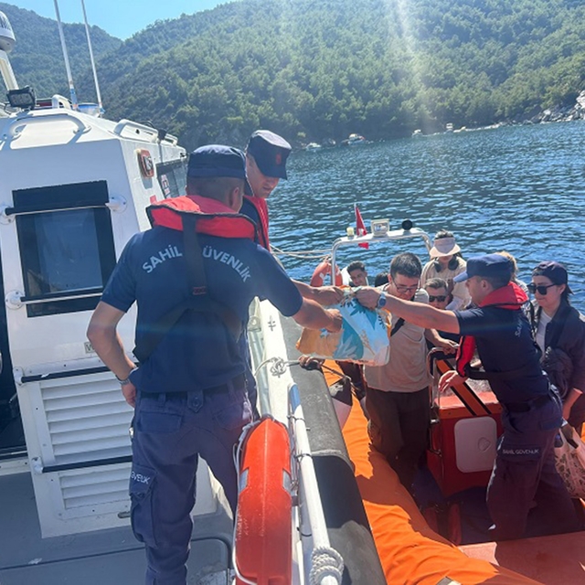 Datça'da 2'si çocuk 19 düzensiz göçmen yakalandı