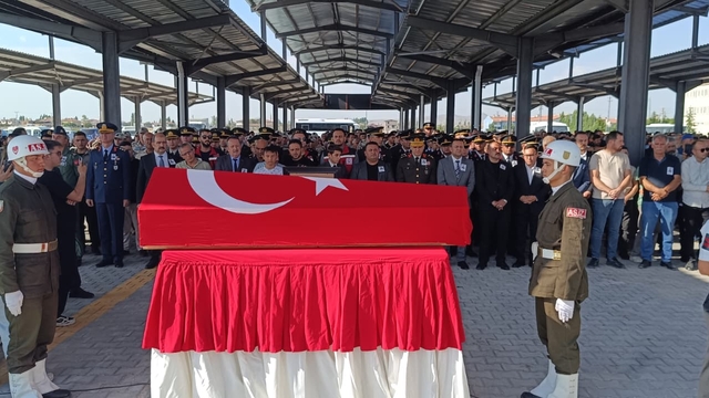 Eğitim sırasında rahatsızlanıp hayatını kaybeden hava harp okulu öğrencisi toprağa verildi