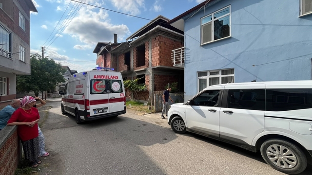 18 yaşındaki kız evinde silahla vurulmuş halde ölü bulundu