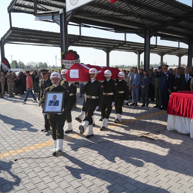 Hava Harp Okulu öğrencisi Veli Bilgin, memleketi Niğde'de son yolculuğuna u...