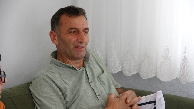 Torununa destek için 46 yıl sonra sınava girdi, Türkiye birinciliğiyle gururlandı
Destek olmak için birlikte sınava girdiği torunu tam puan aldı
Dede Hayrettin Üçüncü:
"Kendisinin belli bir yere geleceğini tahmin ediyordum. Ona destek olmak için ben de sınava gireyim dedim"