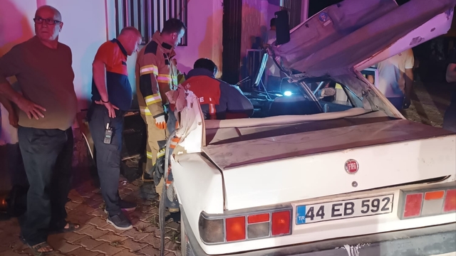 Mardin'de traktörle çarpışan otomobildeki 4 kişi yaralandı