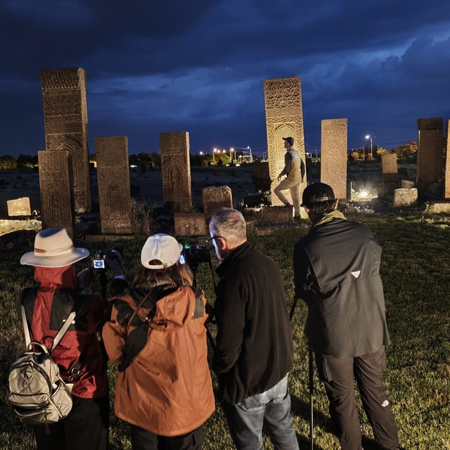 Ahlat Selçuklu Meydan Mezarlığı'nda Gece Müzeciliği'ne yoğun ilgi