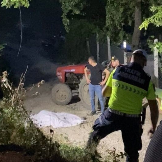 Devrilen traktörün sürücüsü hayatını kaybetti