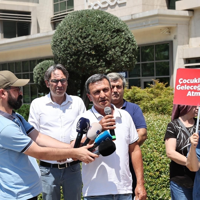 Katı atık tesisine karşı 5 binden fazla imza Bursa Büyükşehir'e teslim edil...