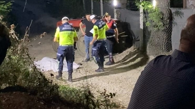 Bursa'da devrilen traktörün altında kalan sürücü hayatını kaybetti