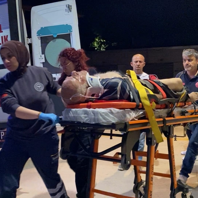 Bursa'da devrilen traktörün sürücüsü ağır yaralandı