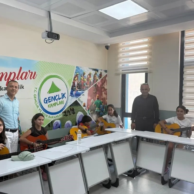 Yenipazar'da yaz tatili müzikle değerlendiriliyor