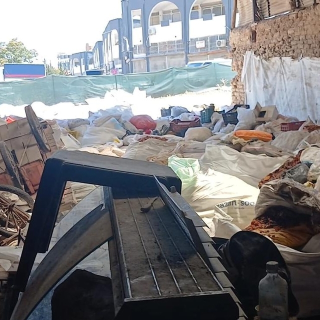 Malatya'da halk sağlığını tehdit eden ruhsatsız kayısı deposuna mühür
Hurda...