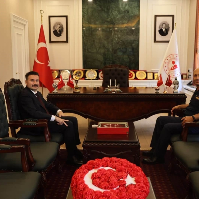 Boğaz ve Garnizon Komutanı Biçen ile Kaymakam Acar'dan Gökçeada değerlendir...