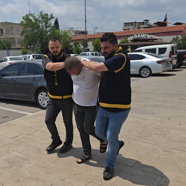 Arkadaşının 12 yaşındaki çocuğuna yankesicilik yaptırdı
12 yaşındaki çocuğu...
