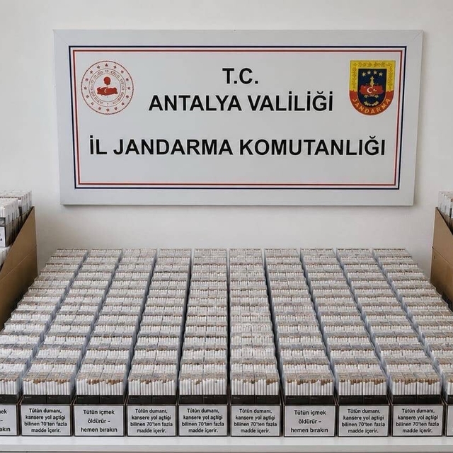 Antalya'da kaçak tütün operasyonu: 10 bin doldurulmuş makaron ele geçirildi