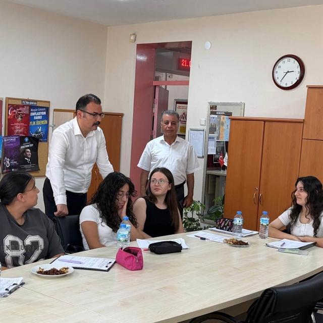 Sultanhisar Kaymakamı Ateş, üniversite adaylarıyla buluştu