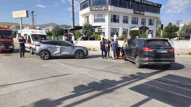 Van'da trafik kazası: 2 yaralı