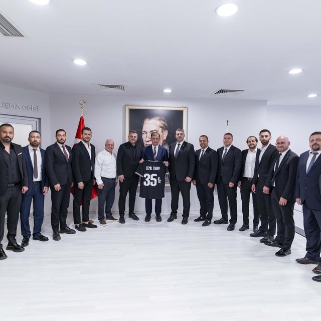 Karşıyaka yönetiminden Cemil Tugay ziyareti