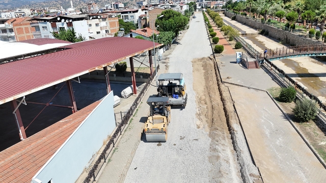 Nazilli Belediyesi Turan Mahallesi'nde asfalt çalışmalarına başladı