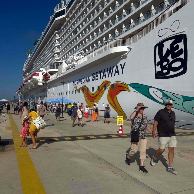 Bodrum'a 6 ayda 350 binden fazla turist geldi, temmuzda otellerde doluluk y...