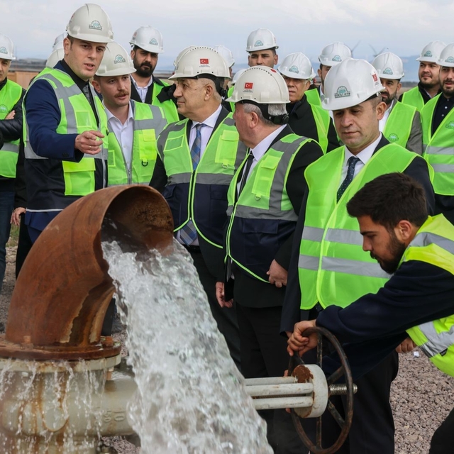 Dikili Jeotermal Isıtmalı Sera Organize Tarım Bölgesi'nde ilk ruhsatlar yat...