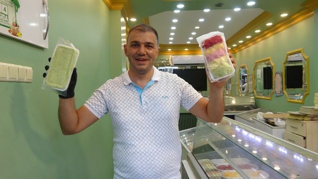 Kilosu 400 lira, topu 10 lira: Kilisli dondurmacıdan topu 400 liraya satılan dondurmaya tepki
