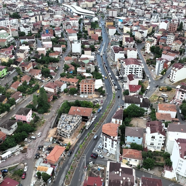 Uğur Mumcu Caddesi modern kimliğine kavuşuyor