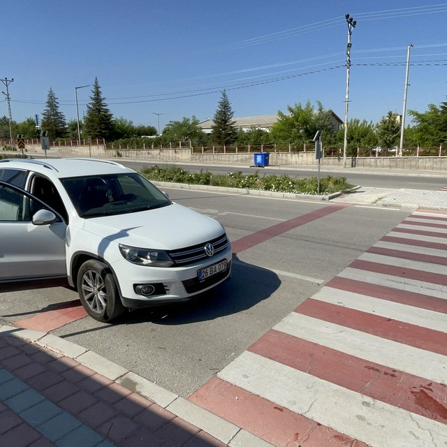 Karaman'da SUV aracın çarptığı kız çocuğu yaralandı
