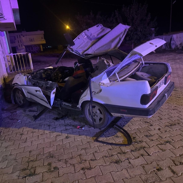 Mardin'de otomobil ile traktör çarpıştı: 1'i çocuk 4 yaralı