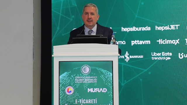 Ticaret Bakan Yardımcısı Gürcan: "E-ticaret hacmi 4,5 trilyon liraya ulaştı"
Van'da E-Ticareti Güçlendirme Projesi eğitimleri gerçekleştirildi