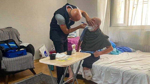 Evde bakım hizmetleri ihtiyaç sahiplerine umut oluyor