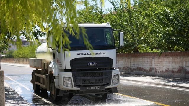 Battalgazi'de temizlik ve pazar denetimleri sürüyor