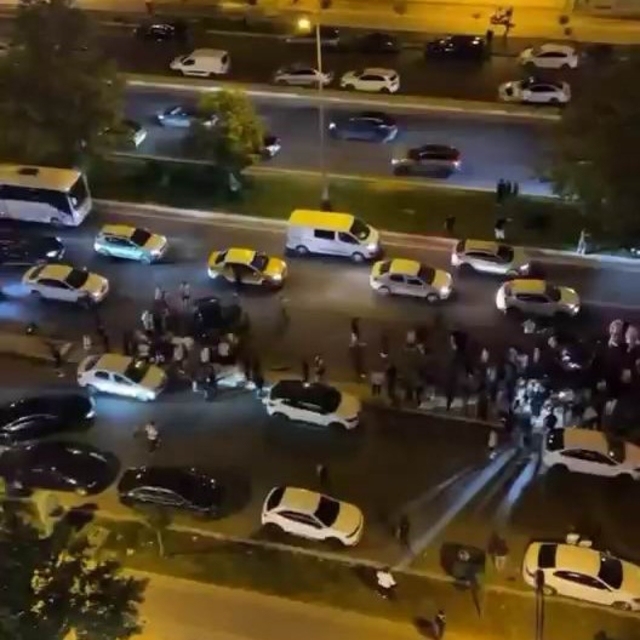 Diyarbakır'da otomobiller çarpıştı: 2 yaralı
