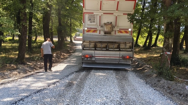 Muncurlu köy yolu soğuk asfaltla yenilendi