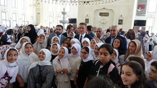 Erzurum'da 3 bin kız öğrenci camide buluştu