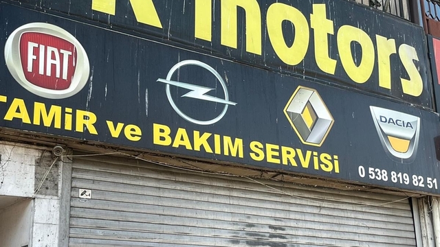 İstanbul yolunda çok sayıda işyerine mühür
Bursa'da mühürlenen iş yeri sahiplerinden yetkililere çağrı