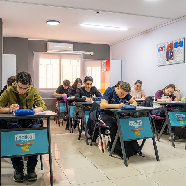 YKS'de tarihi başarı: Derecelerin ortak noktası yine Radikal