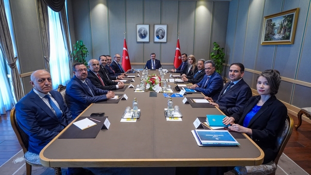 Turgut Özal Tıp Merkezi'nin ihtiyaçları Cumhurbaşkanı Yardımcısı Cevdet Yılmaz'a aktarıldı
