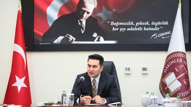 Başsavcı Emre: "Uyuşturucu, çete ve şiddete geçit vermeyeceğiz"
Mersin Cumhuriyet Başsavcısı Yasin Emre gazetecilerle buluştu