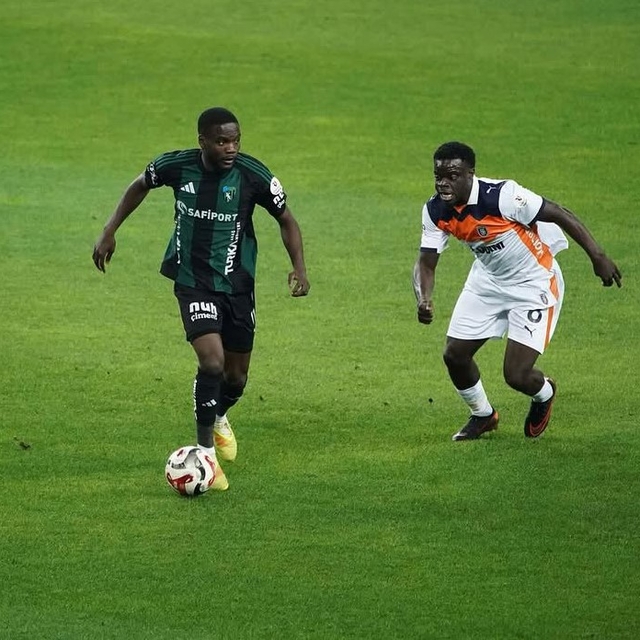 Kocaelispor, Show ile 3 yıllık sözleşme imzaladı