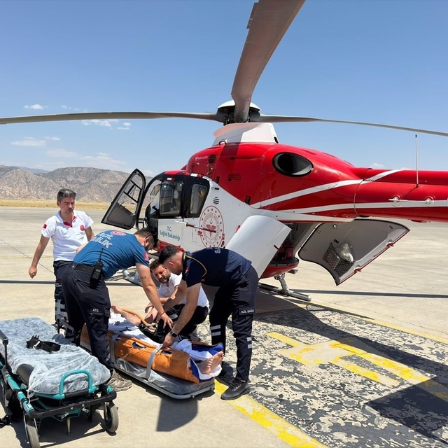 Şırnak'ta ambulans helikopter yaralı şahıs için havalandı