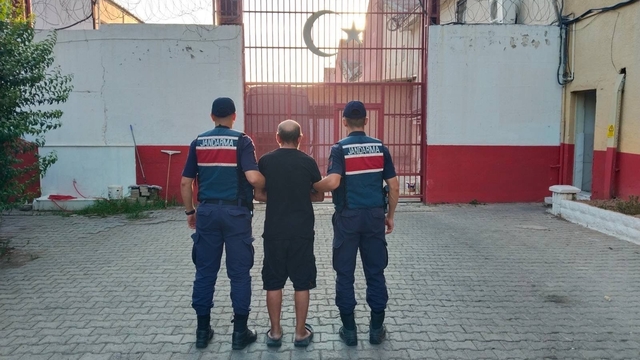 Uyuşturucu suçundan aranan şahıslar Kuşadası ve Germencik'te yakalandı