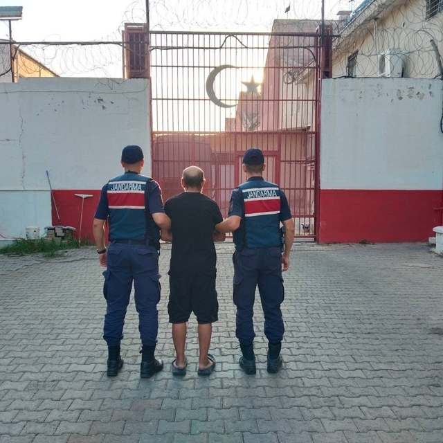 Uyuşturucu suçundan aranan şahıslar Kuşadası ve Germencik'te yakalandı