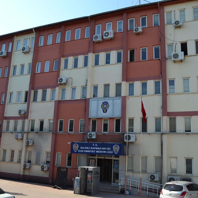 Uzaklaştırma kararı aldıran eşini 5 bıçak darbesiyle öldürdü