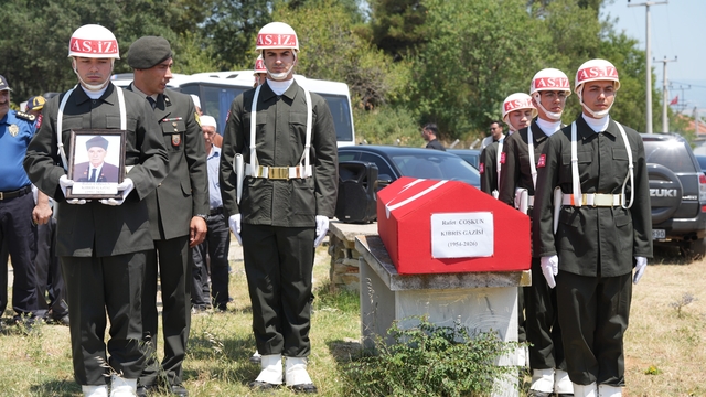 Kıbrıs gazisi son yolculuğuna uğurlandı