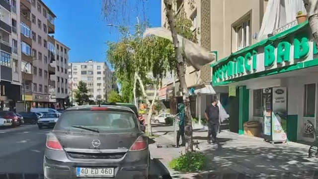 7. kattan düşen halı kadının başına isabet etti