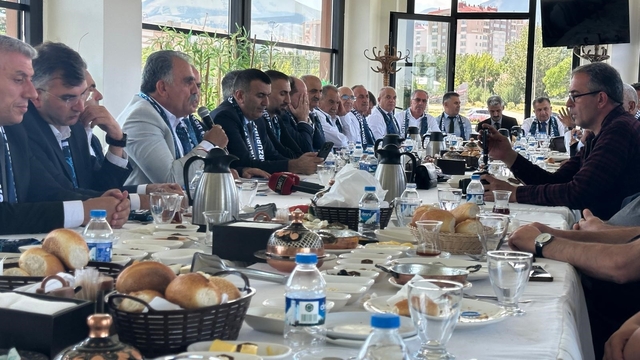 Ege Bölgesi Erzurum Federasyonu'ndan Erzurum'a güçlü mesaj