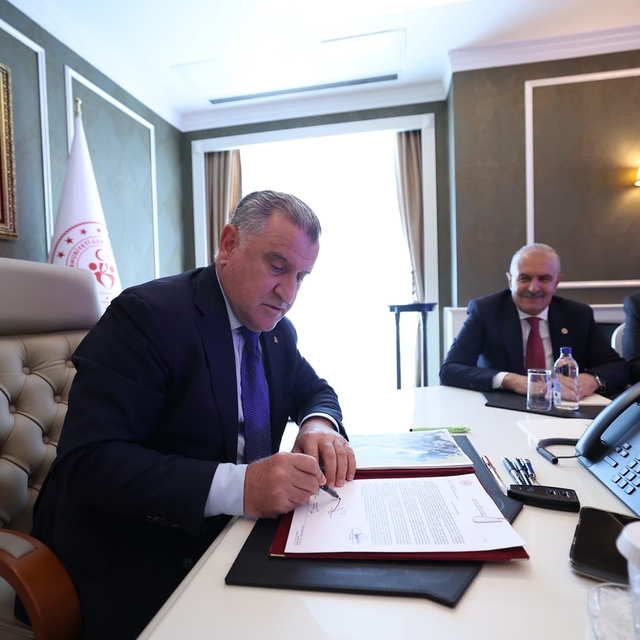Van Stadyumu ve Yaşam Kompleksi için imzalar atıldı